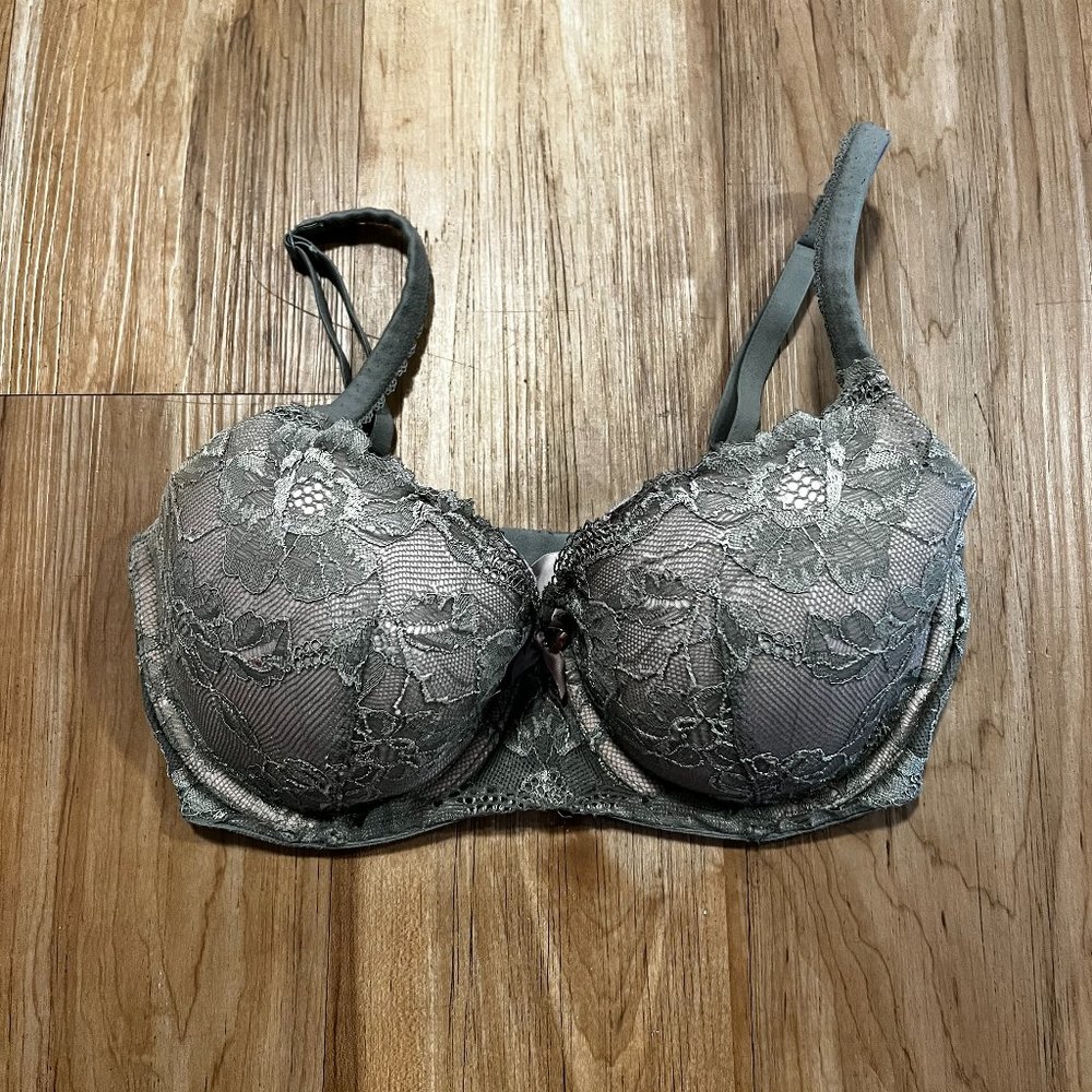 Victoria's Secret Sexy Sage Lace Bra Size 32DDD